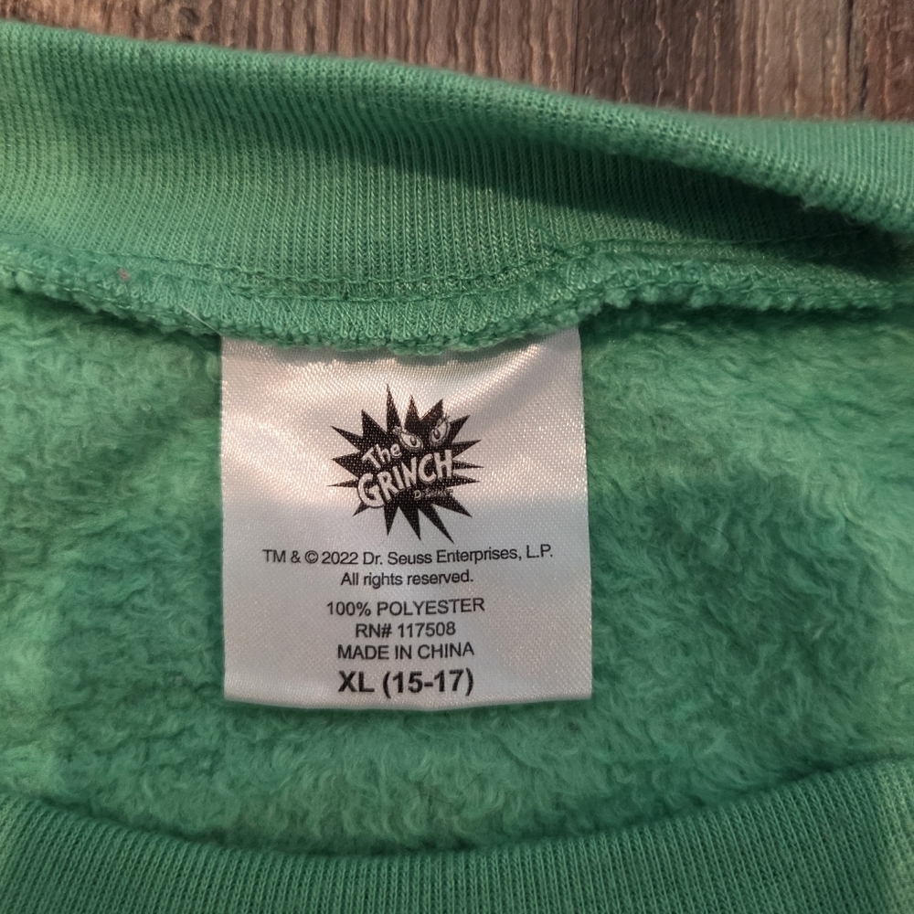 The Grinch Green Plush Fuzzy Sweatshirt Dr. Seuss Junior XL (15-17) Christmas - Picture 3 of 10
